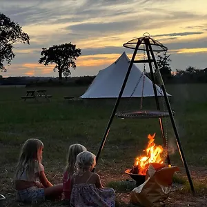  Luxury tent Hawthorne Field - Shoreline Escapes