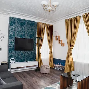 Centre Flat: 2-bedroom With Parking , Aberdeen United Kingdom