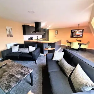  Apartment Friary House Serviced By Roomsbooked - 24hr Reception